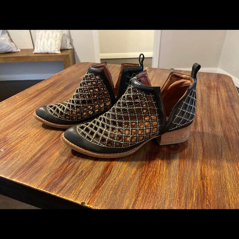 Jeffrey Campbell boots size 6.5